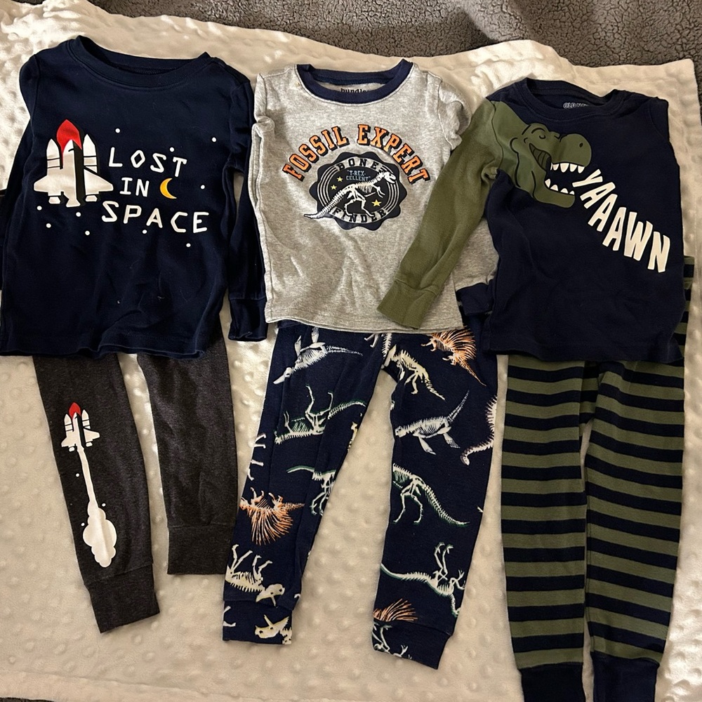 Bundle of 3 pajama sets size 2T